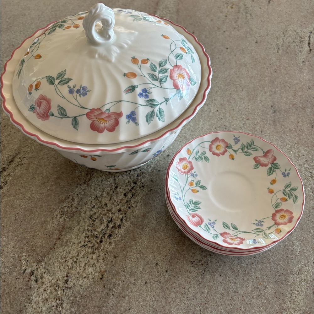 Vintage Churchill Briar Rose Floral China Vegetable Tureen and 6 saucer plates